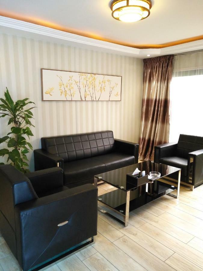 Hotel Des Jardins Abidżan Zewnętrze zdjęcie